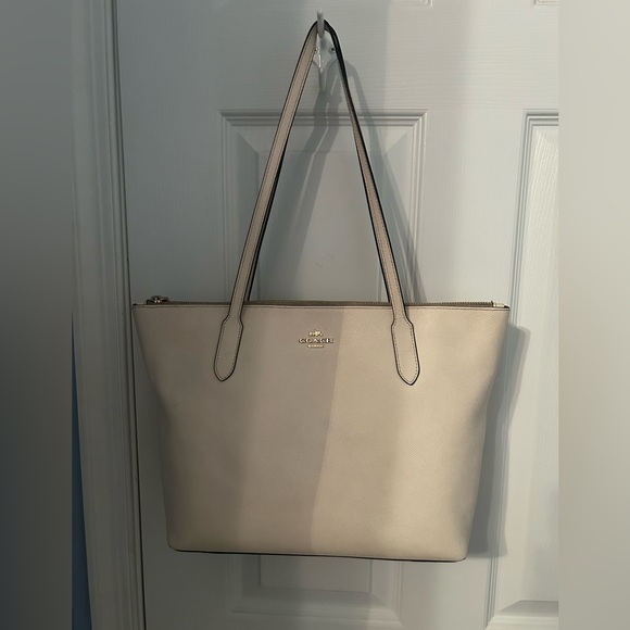 Coach Handbags - Coach Tote Bag